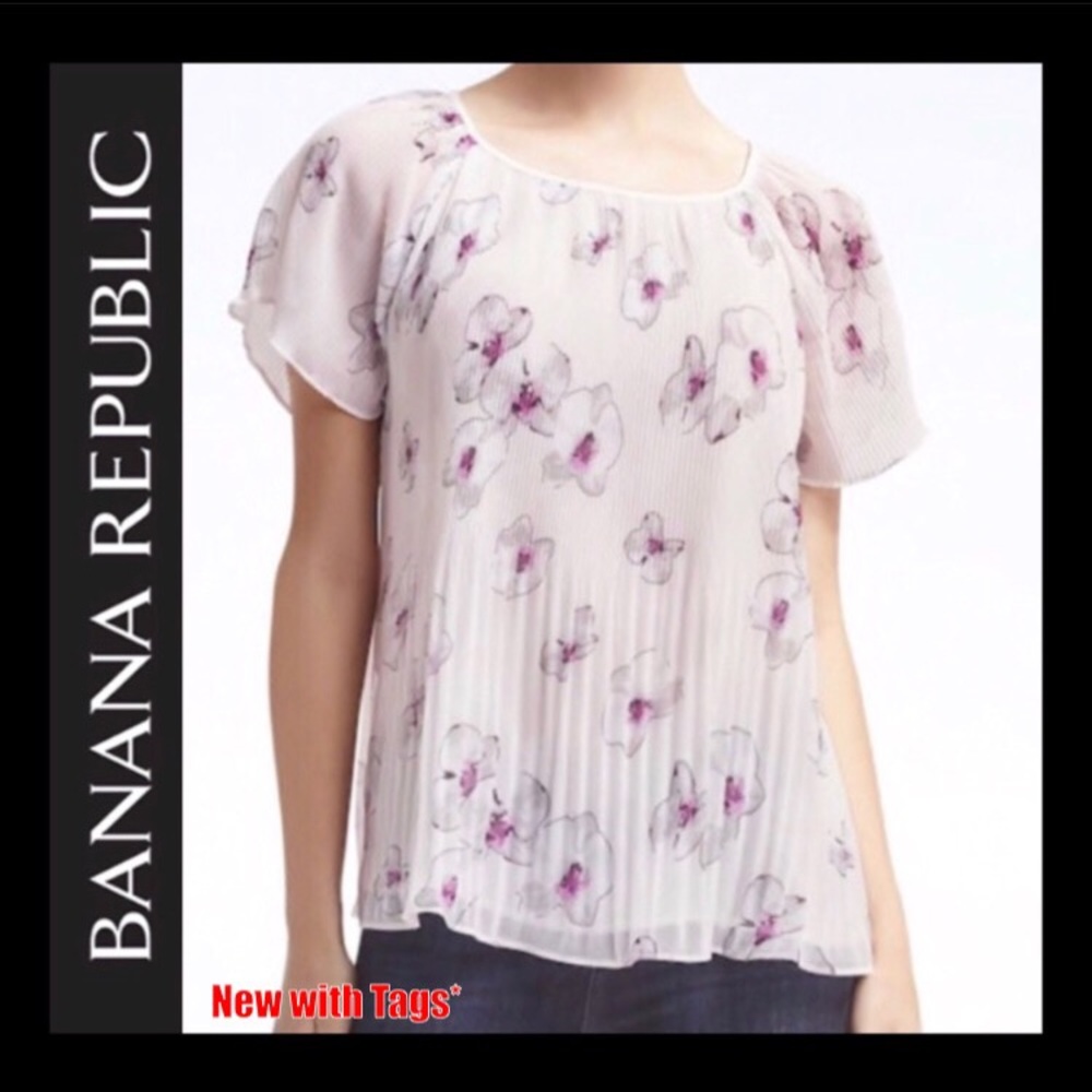Banana Republic NWT Easy Care Pleated Top in S
